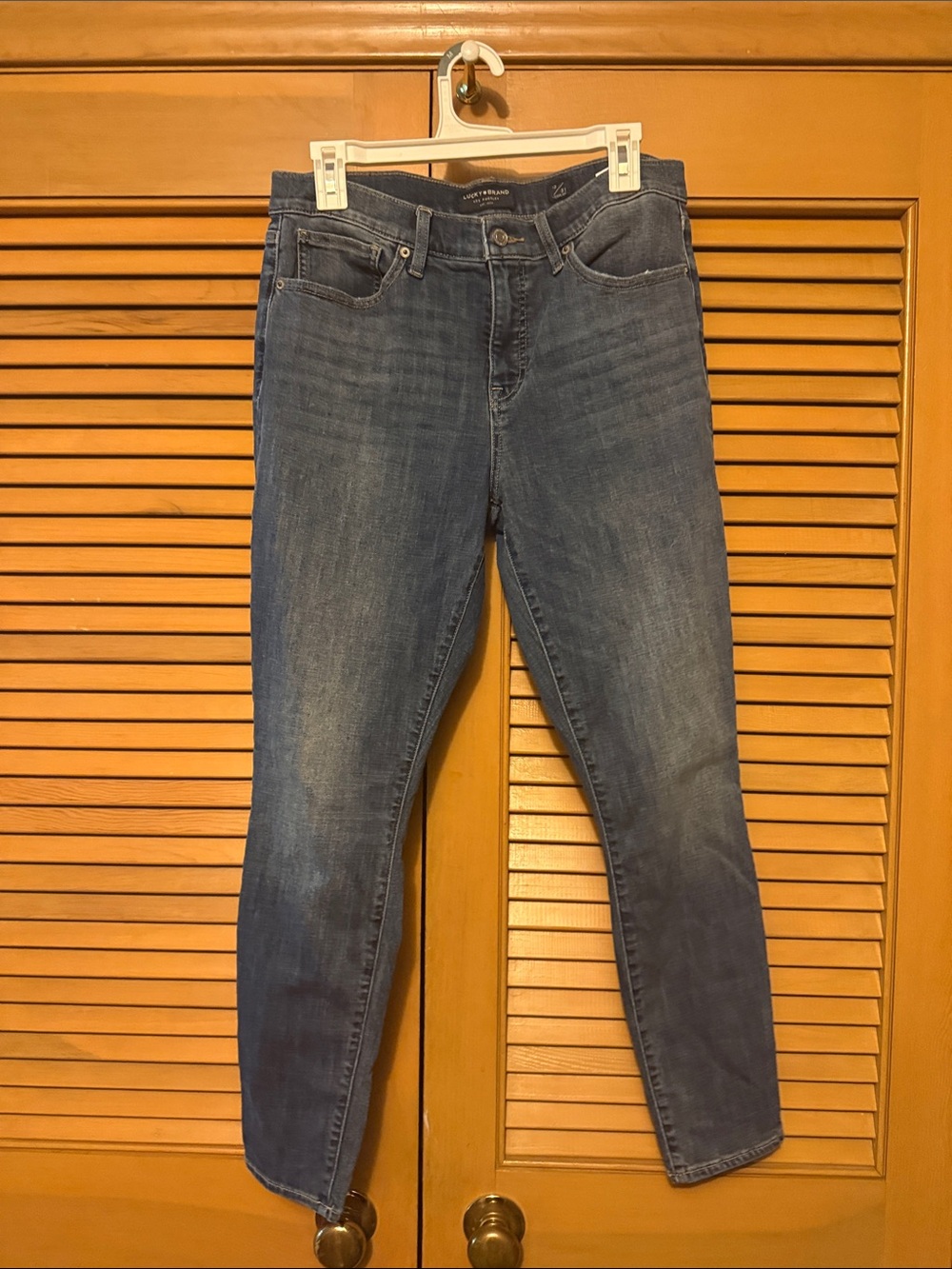 Lucky Brand Women's Skinny Jeans in Faded Blue Wash